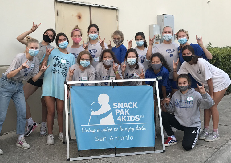Girls Soccer Donates Time @ Snack Pak 4 Kids SA